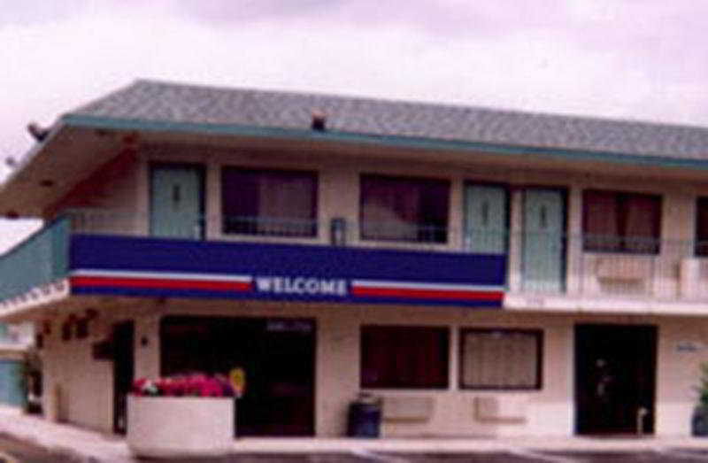 Motel 6 Ontario Airport Bagian luar foto