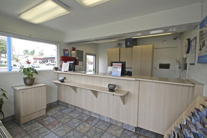 Motel 6 Ontario Airport Bagian luar foto