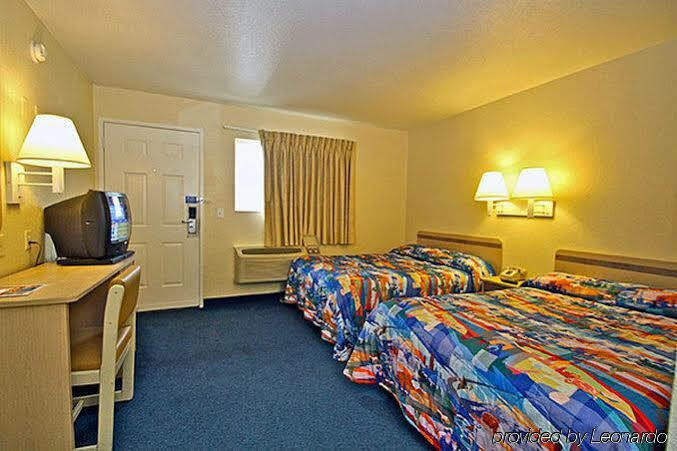 Motel 6 Ontario Airport Bagian luar foto